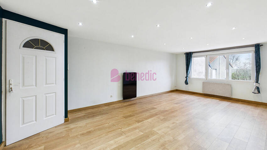 59812457c - Attribut alt par défaut.