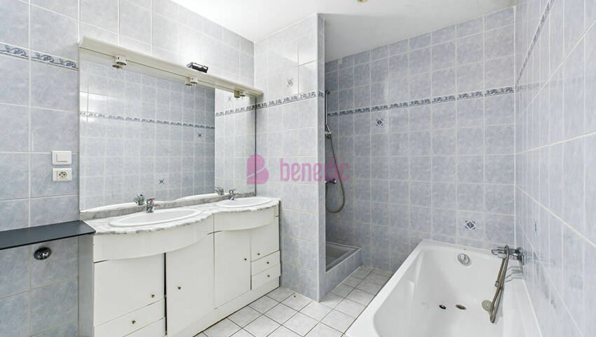 60010933g - Attribut alt par défaut.