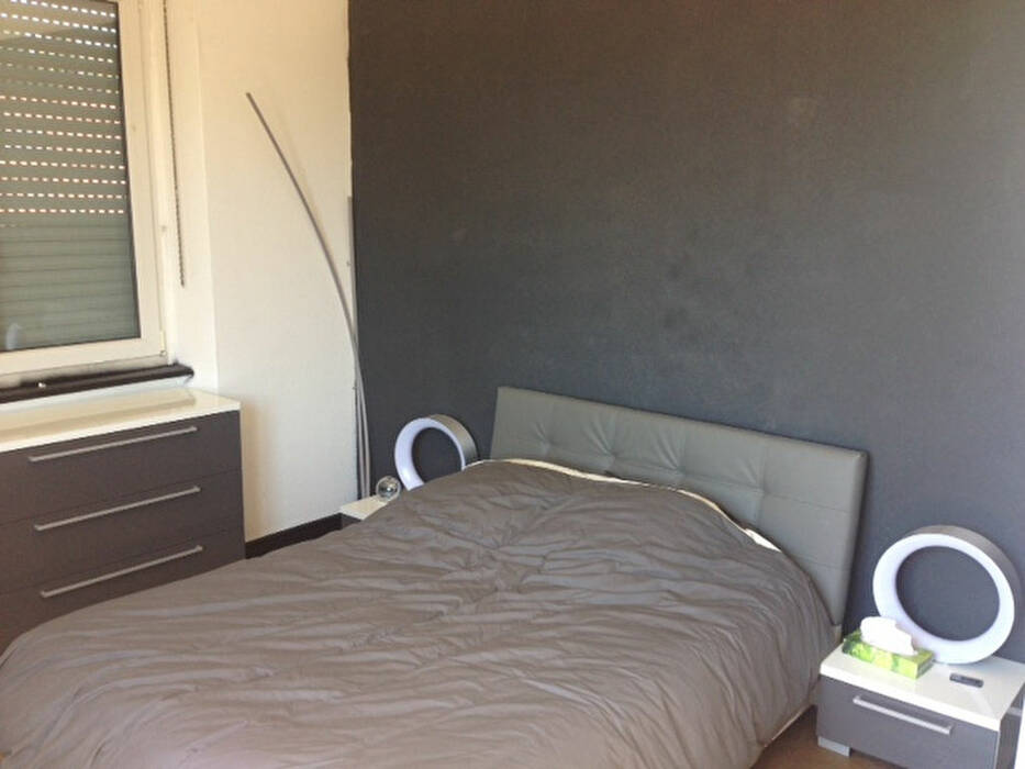 8912935b - Attribut alt par défaut.