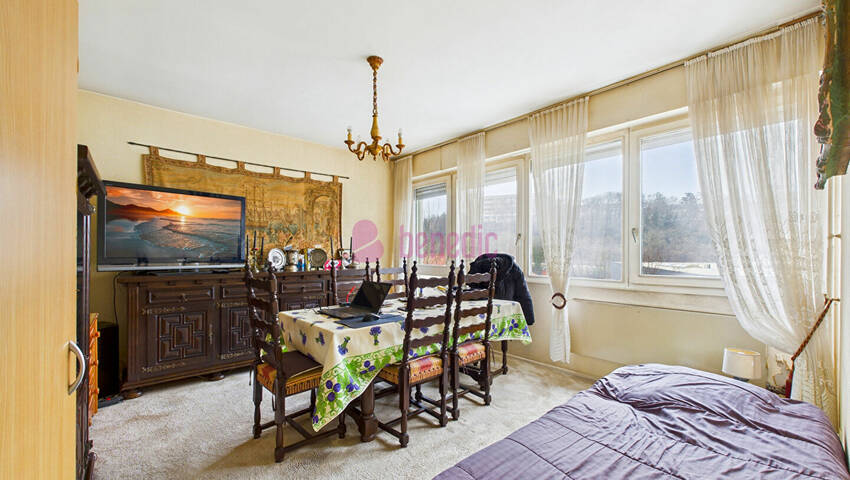 59707247b - Attribut alt par défaut.