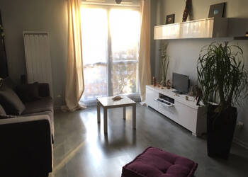 30476530c - Attribut alt par défaut.