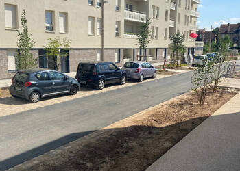 55727037b - Attribut alt par défaut.