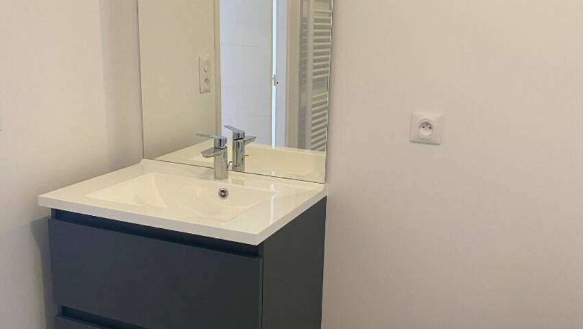 55727037f - Attribut alt par défaut.