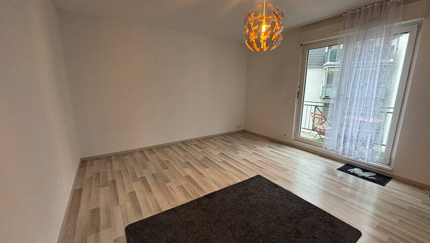 59798337b - Attribut alt par défaut.