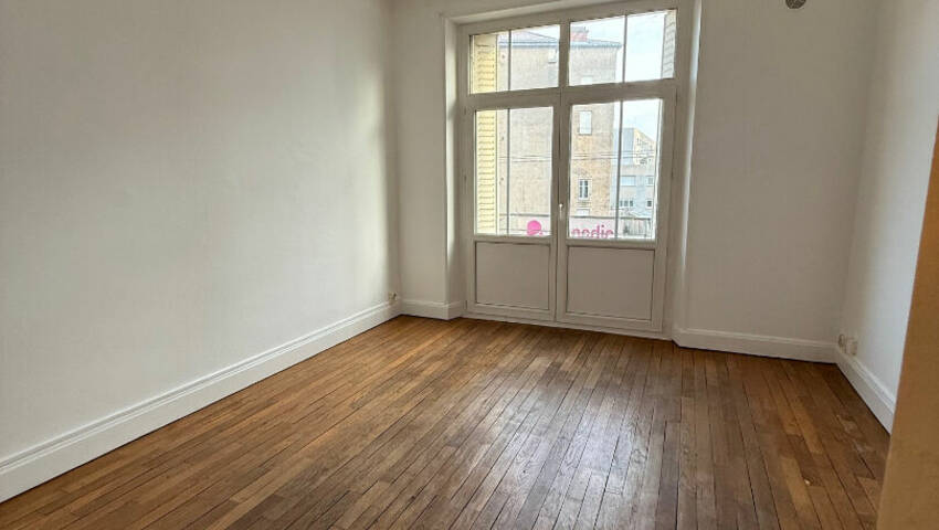 60010532c - Attribut alt par défaut.