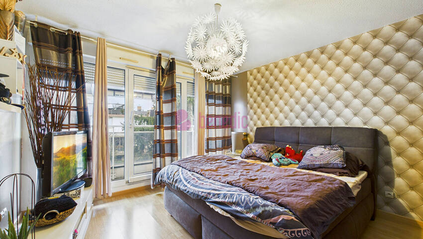 60028572m - Attribut alt par défaut.