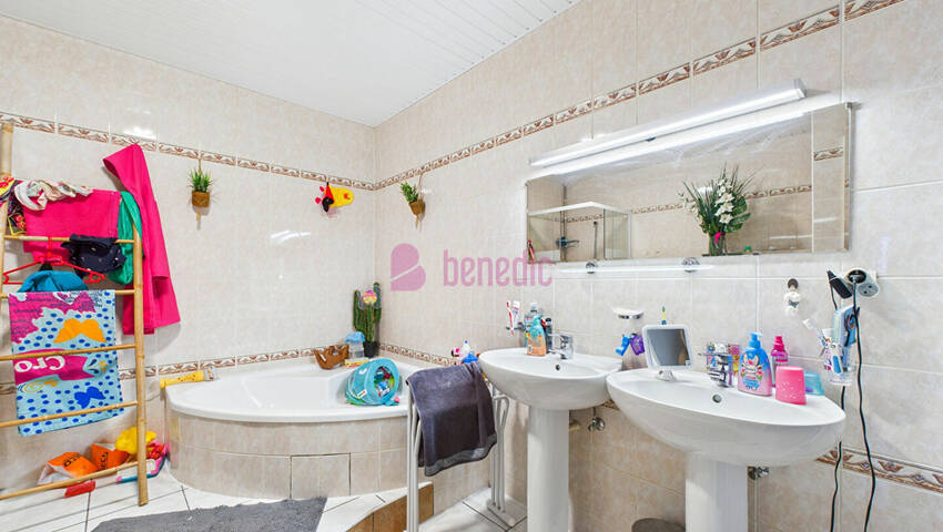 60028572n - Attribut alt par défaut.