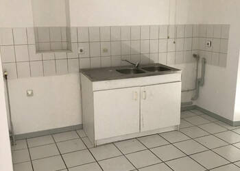 60034758b - Attribut alt par défaut.