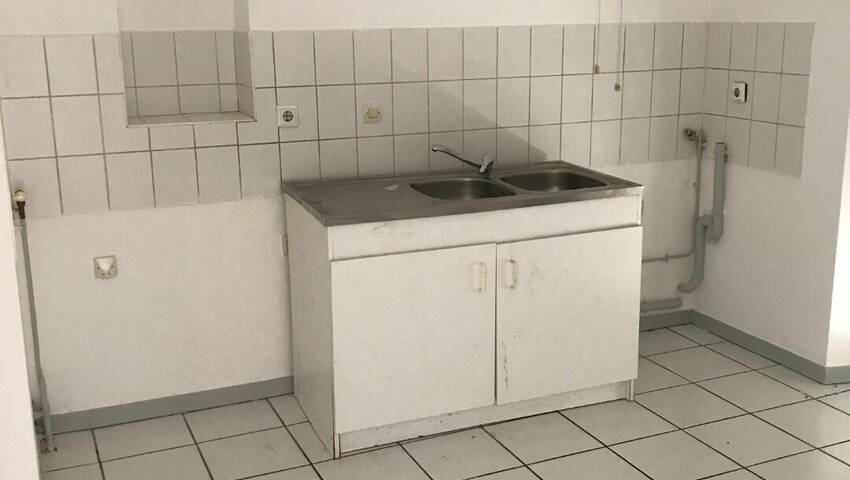 60034758b - Attribut alt par défaut.