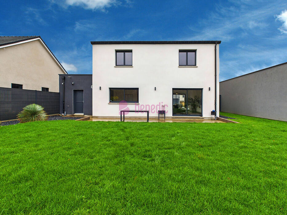 60038645b - Attribut alt par défaut.