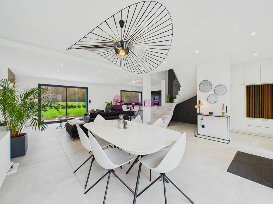 60038645d - Attribut alt par défaut.