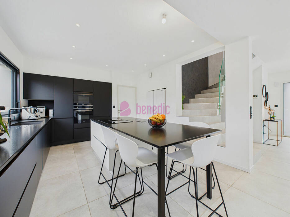 60038645f - Attribut alt par défaut.