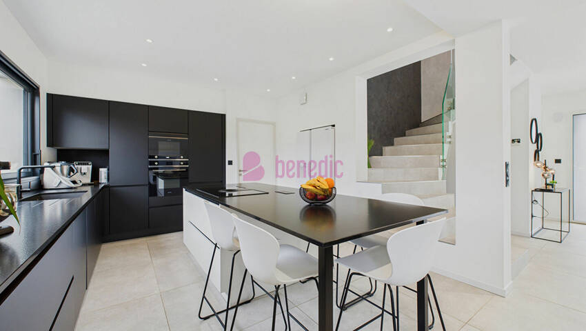 60038645f - Attribut alt par défaut.