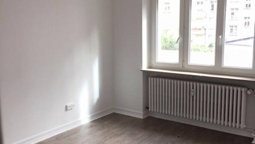 18775779b - Attribut alt par défaut.