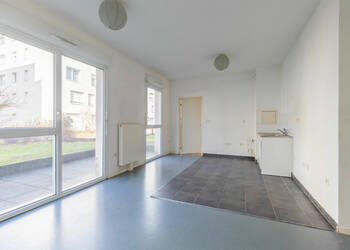 59634278b - Attribut alt par défaut.