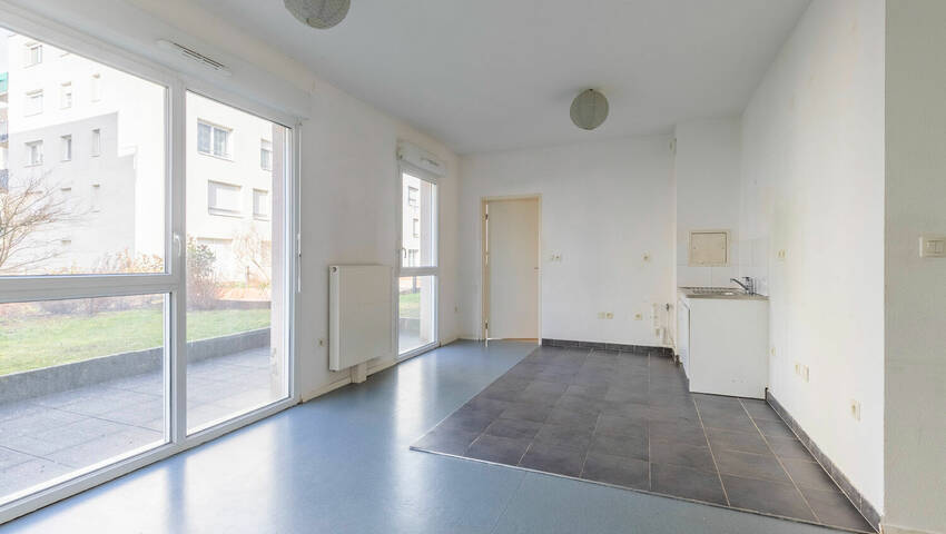 59634278b - Attribut alt par défaut.