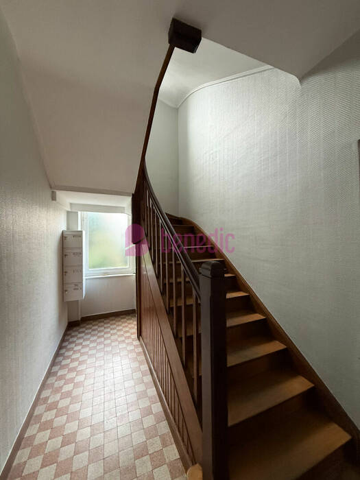 60056378b - Attribut alt par défaut.