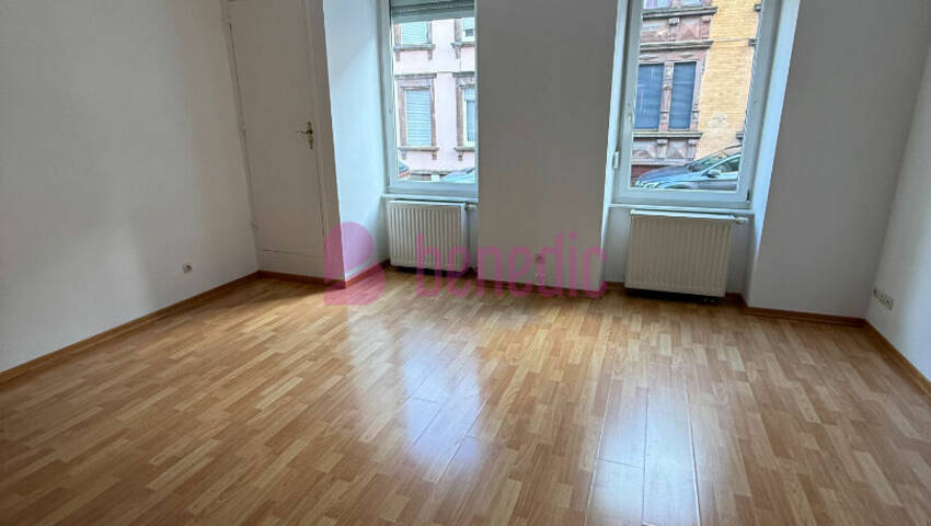 60056378c - Attribut alt par défaut.