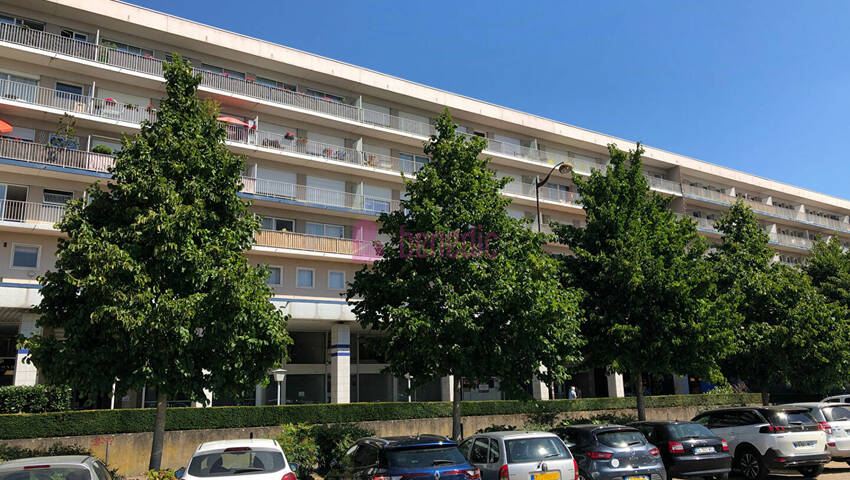 59979365l - Attribut alt par défaut.