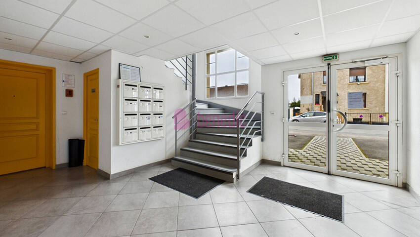 59812429c - Attribut alt par défaut.