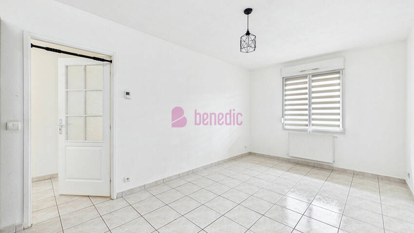 59812429d - Attribut alt par défaut.