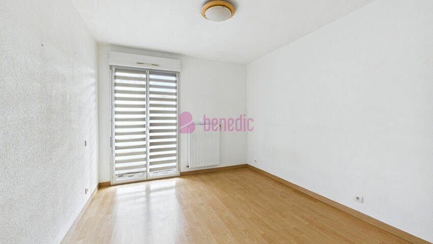 59812429g - Attribut alt par défaut.