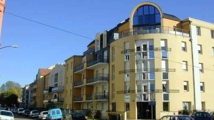 4255645a - Attribut alt par défaut.