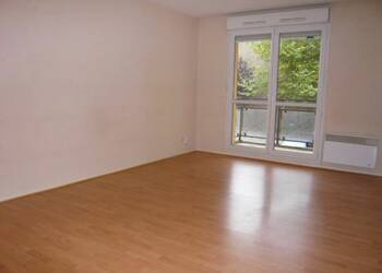 4255645b - Attribut alt par défaut.