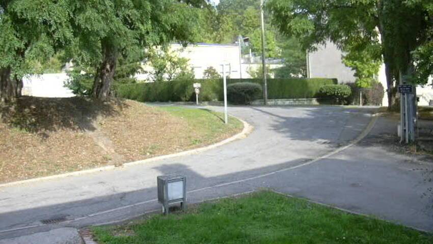 4253631f - Attribut alt par défaut.