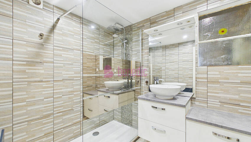 60061435f - Attribut alt par défaut.