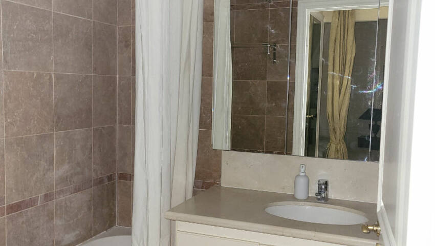 60098812f - Attribut alt par défaut.