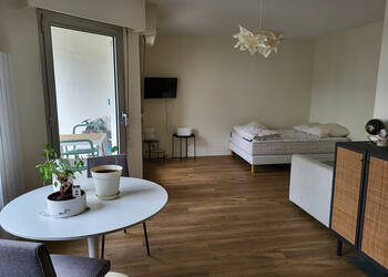 60098421b - Attribut alt par défaut.