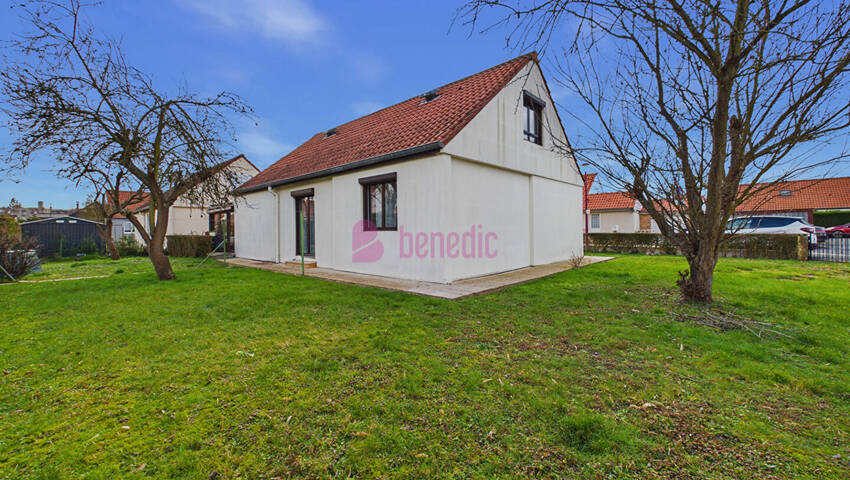 60037066b - Attribut alt par défaut.