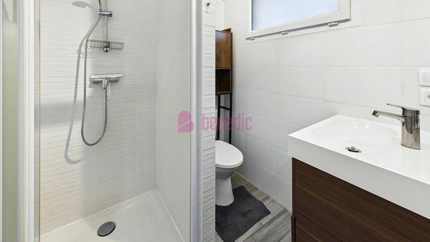 56005547g - Attribut alt par défaut.