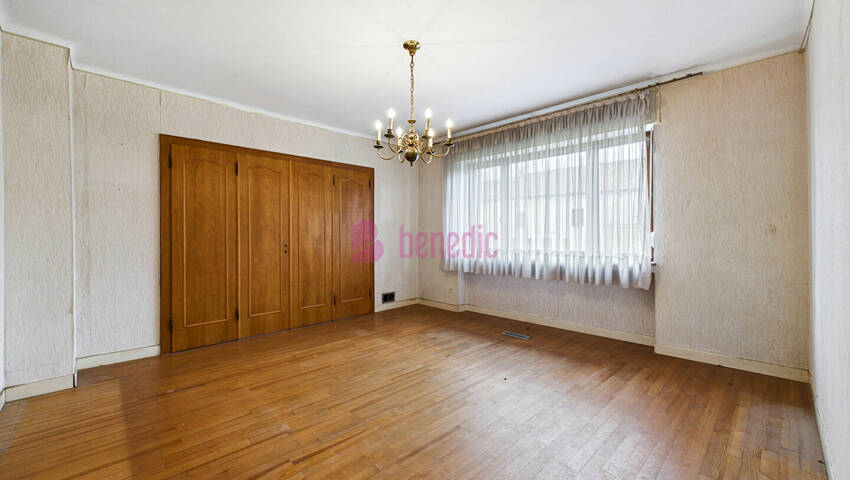 57580214c - Attribut alt par défaut.