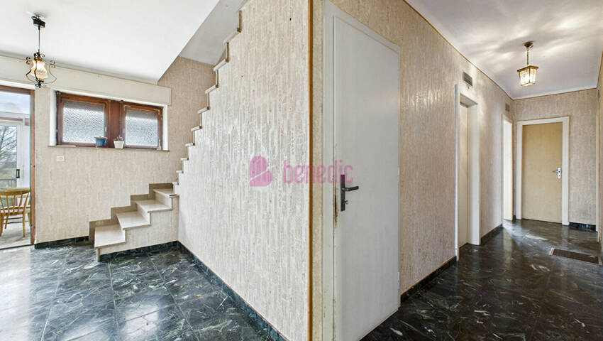 57580214f - Attribut alt par défaut.