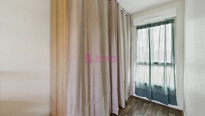 60100530j - Attribut alt par défaut.