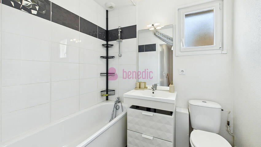 60100530n - Attribut alt par défaut.