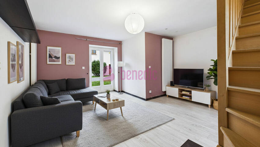 59798787b - Attribut alt par défaut.