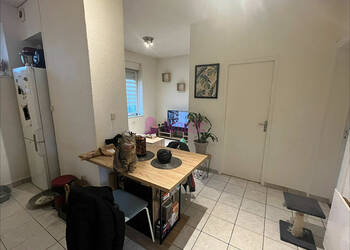 59994203b - Attribut alt par défaut.