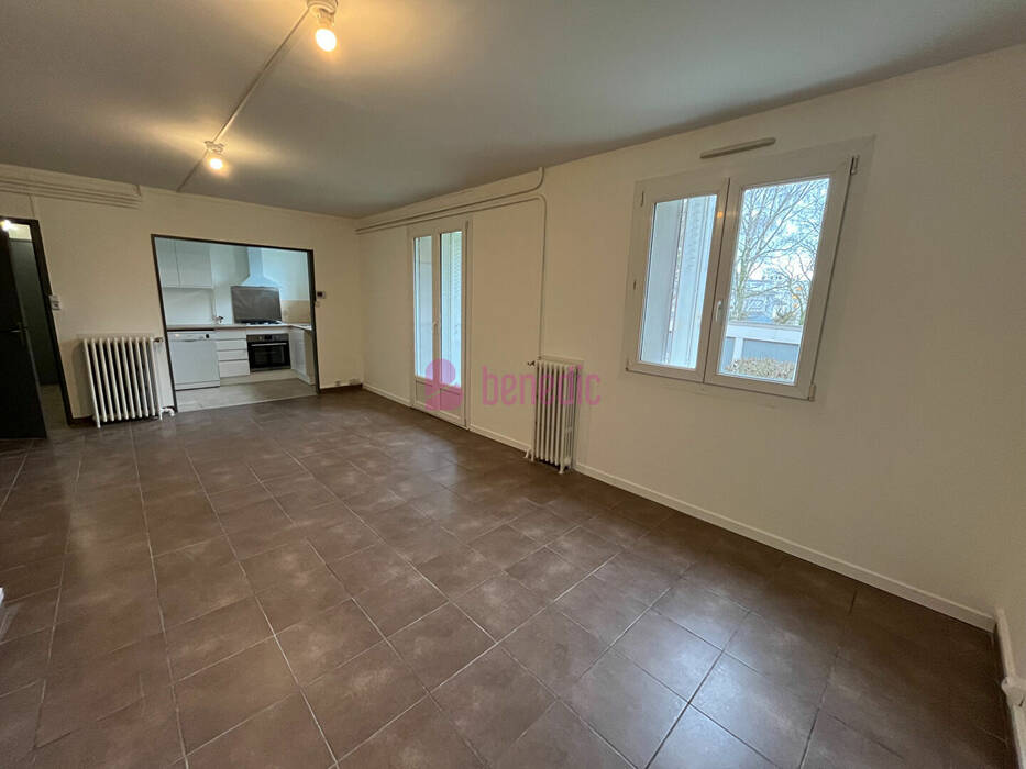 5477572b - Attribut alt par défaut.