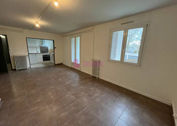 5477572b - Attribut alt par défaut.