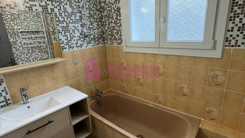 5477572f - Attribut alt par défaut.