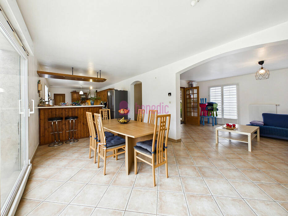 59974228f - Attribut alt par défaut.