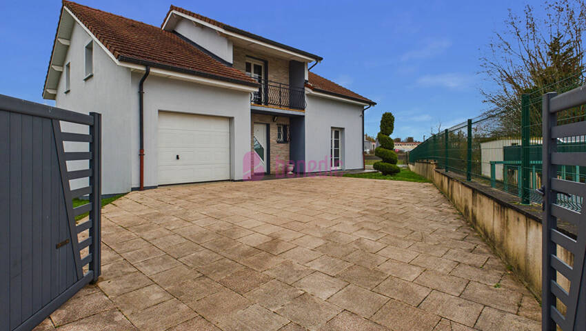 48734046a - Attribut alt par défaut.