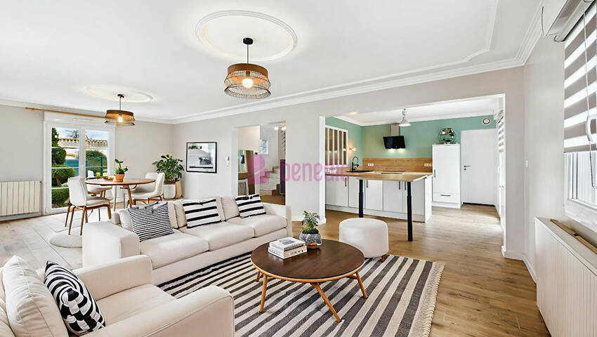 48734046g - Attribut alt par défaut.