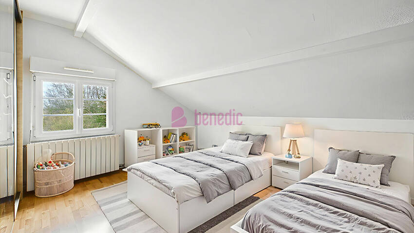 48734046m - Attribut alt par défaut.