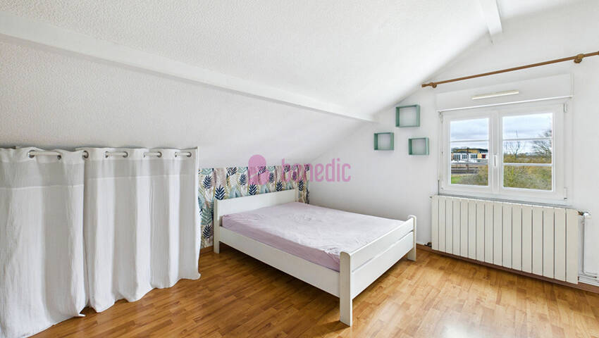 48734046n - Attribut alt par défaut.