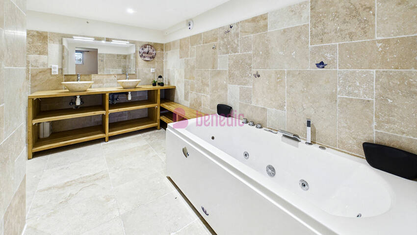 48734046q - Attribut alt par défaut.