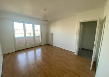 60136167a - Attribut alt par défaut.